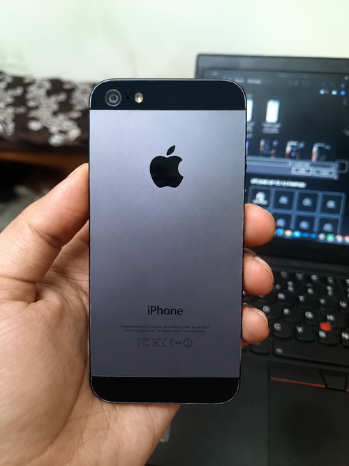 Apple iPhone 5 12GB Granite Grey – Excellent Condition